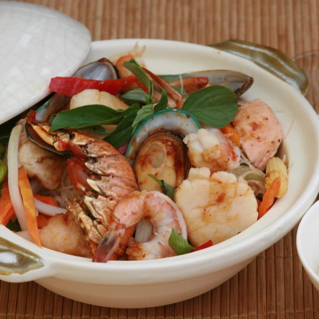 Thaicoon Clay Pot.