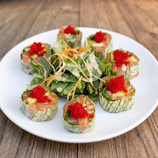 Naked Salmon Roll